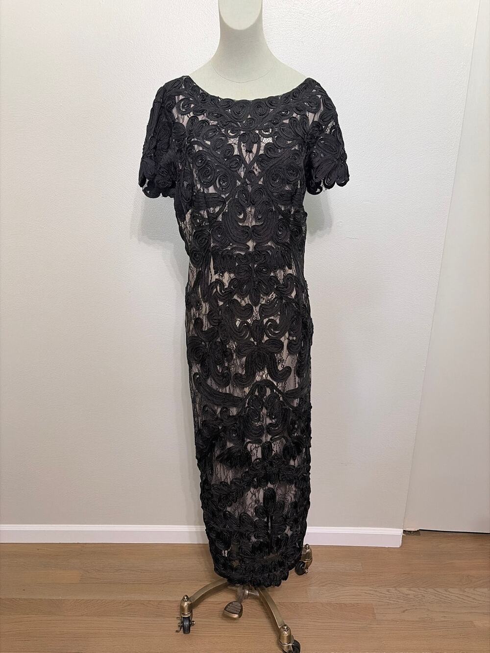 JS Collection. Size 10. Tea Lenght Dress